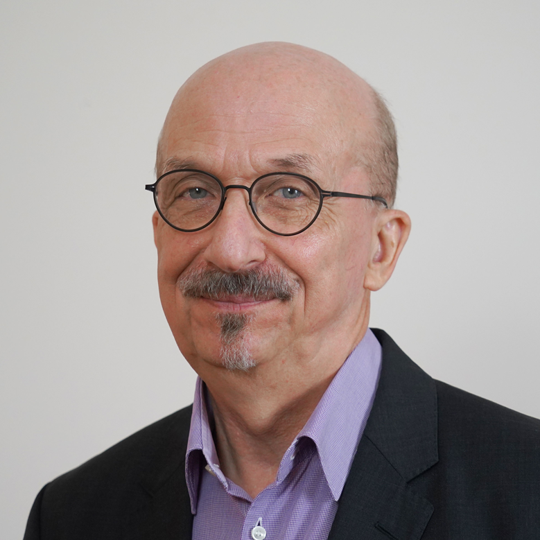 Dr Detlef Briesen