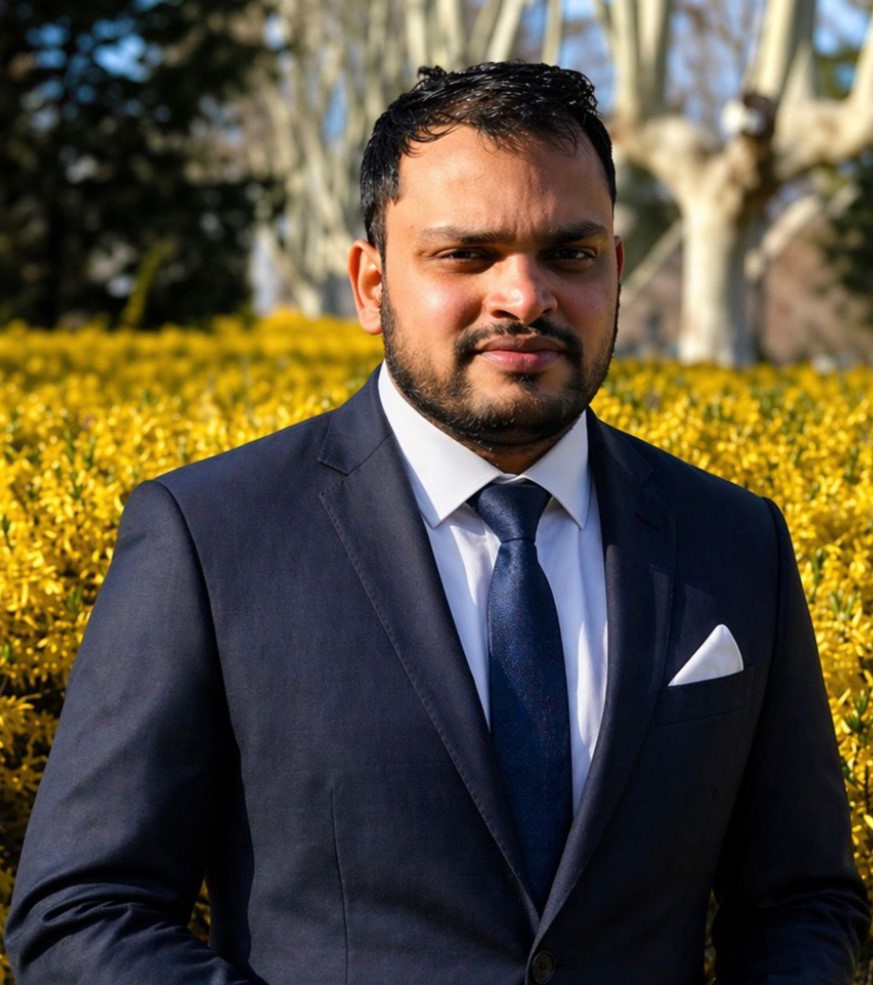 Dr. Prateek Srivastav